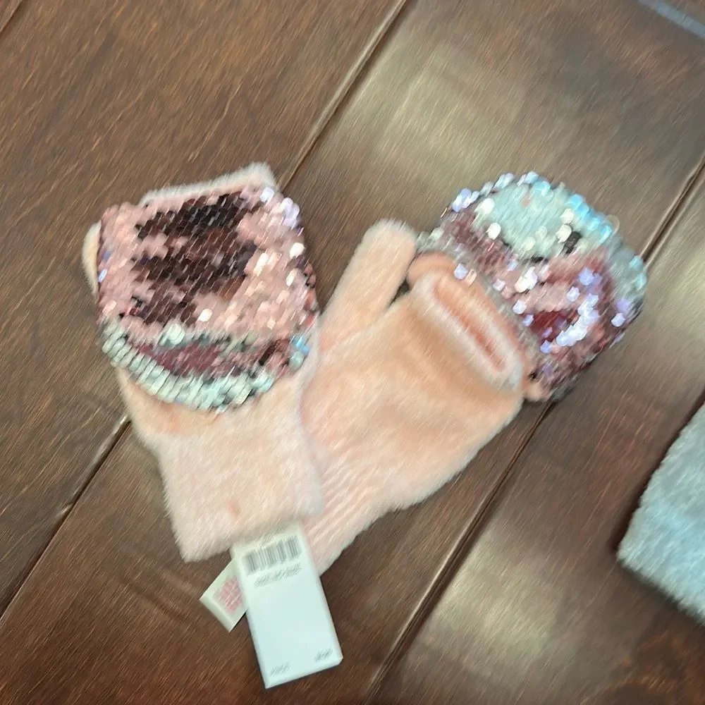 Grey and pink mittens